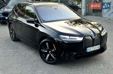 Позашляховик / Кросовер BMW iX 2024 в 