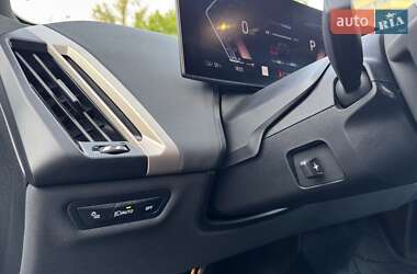 Позашляховик / Кросовер BMW iX 2024 в 