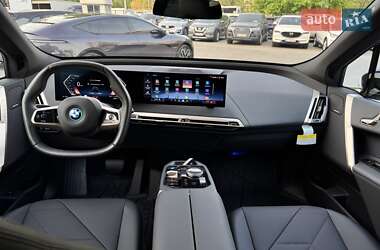 Позашляховик / Кросовер BMW iX 2024 в 