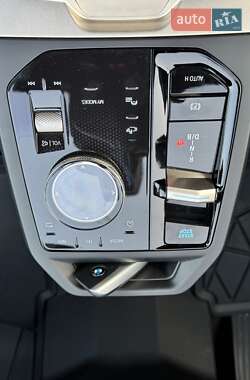 Позашляховик / Кросовер BMW iX 2024 в 