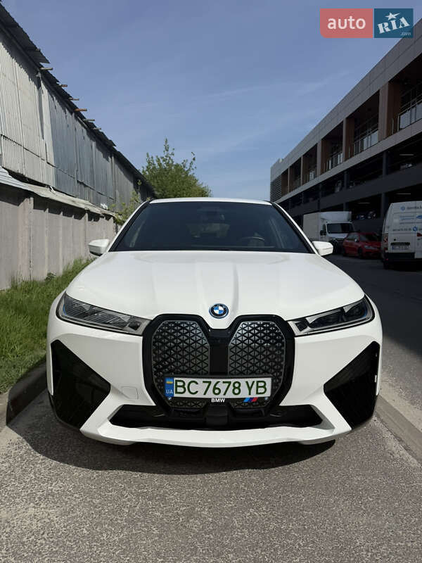 Позашляховик / Кросовер BMW iX 2022 в 