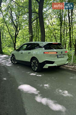 Позашляховик / Кросовер BMW iX 2023 в 