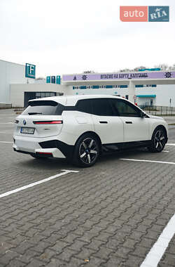 Позашляховик / Кросовер BMW iX 2021 в 