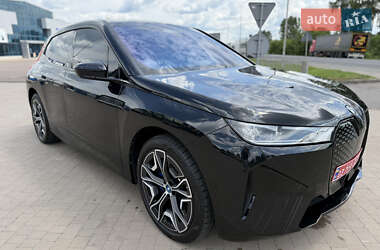 Позашляховик / Кросовер BMW iX 2023 в 