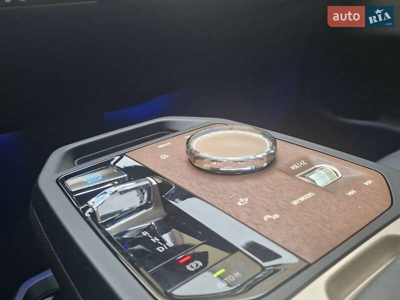 Позашляховик / Кросовер BMW iX 2022 в Дніпрі