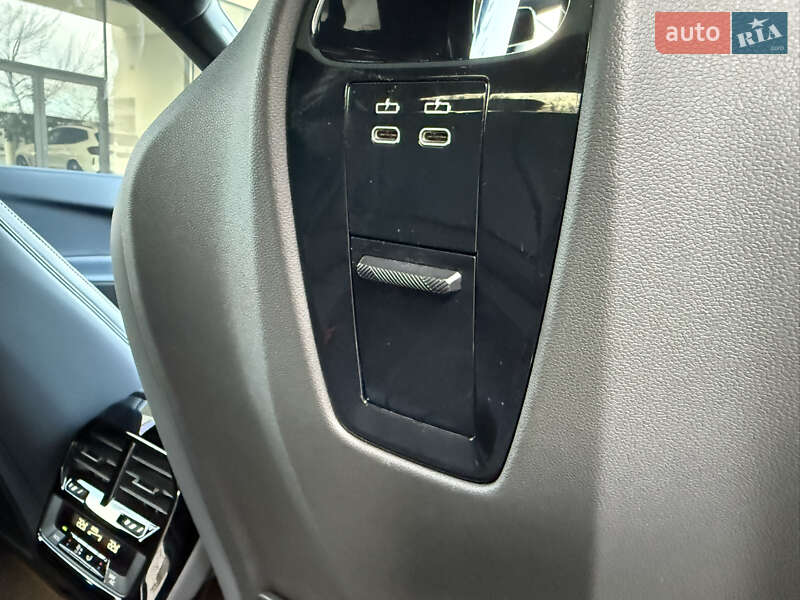 Внедорожник / Кроссовер BMW iX 2021 в Ивано-Франковске