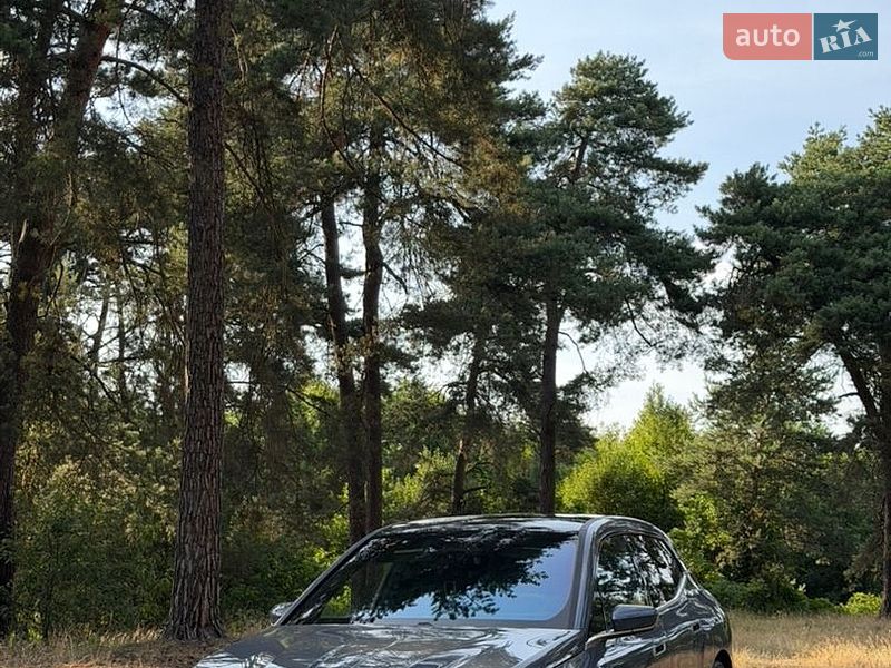 2023 BMW IX, VIN WB533CF04RCP31728:plate — zdjęcie 1 (autoria)