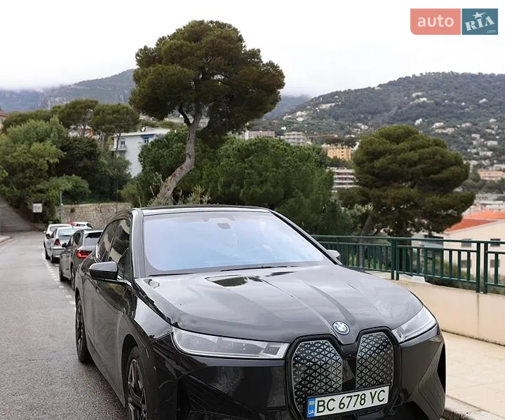 BMW iX