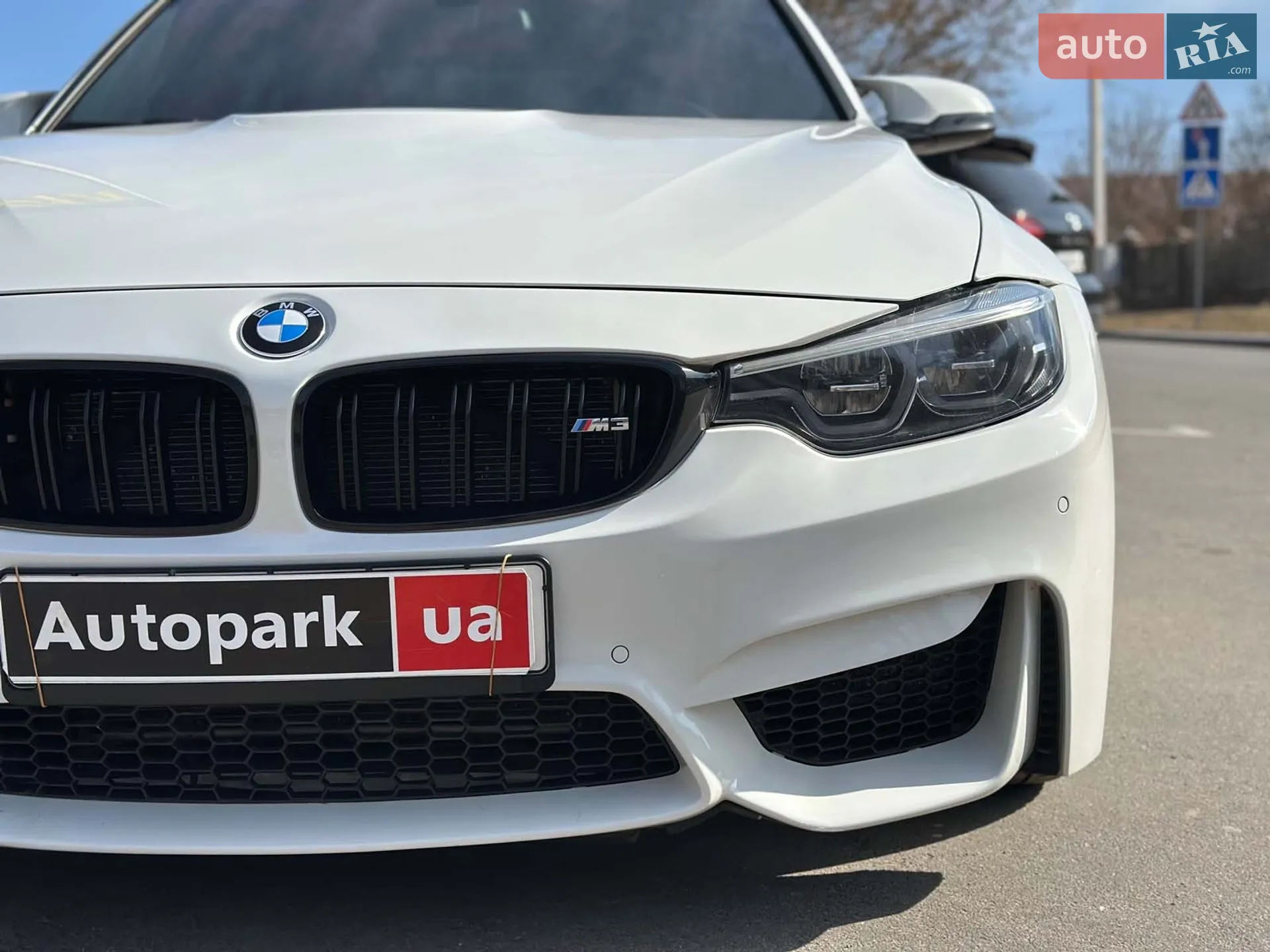 2017 BMW M3 - мініатюра 17