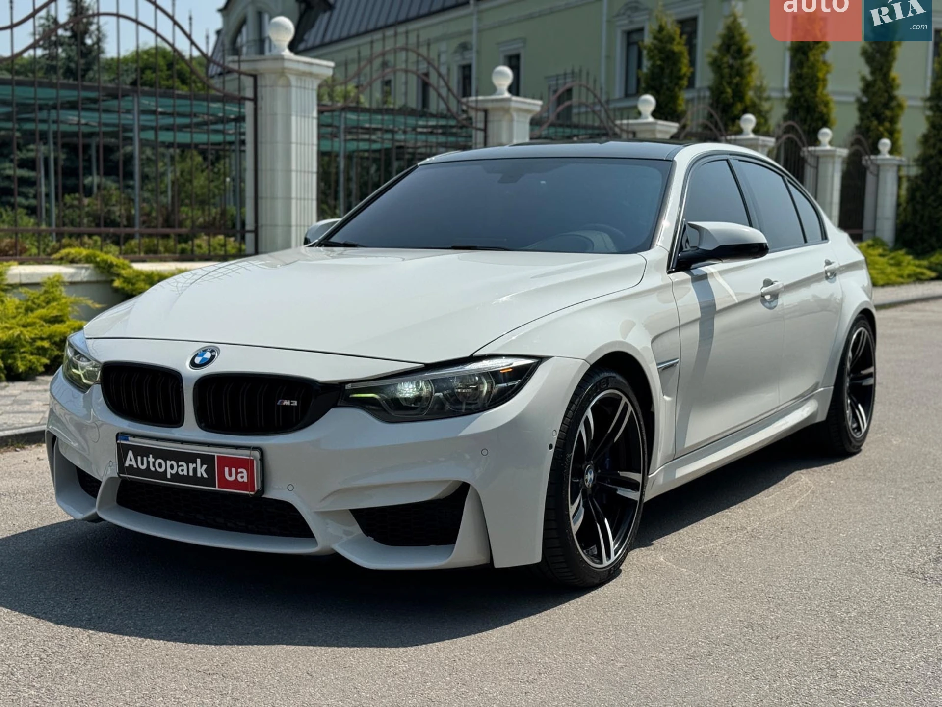 2017 BMW M3 - фото 1