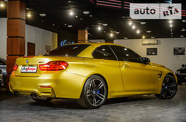 Кабриолет BMW M4 2014 в 