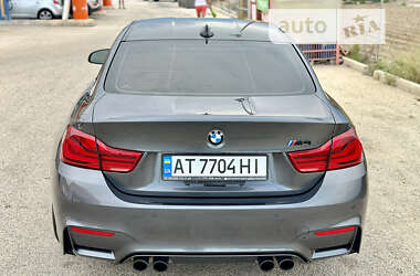 Купе BMW M4 2018 в Бурштині