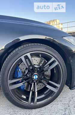 Кабріолет BMW M4 2017 в 