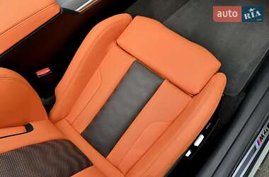 Кабріолет BMW M4 2023 в 