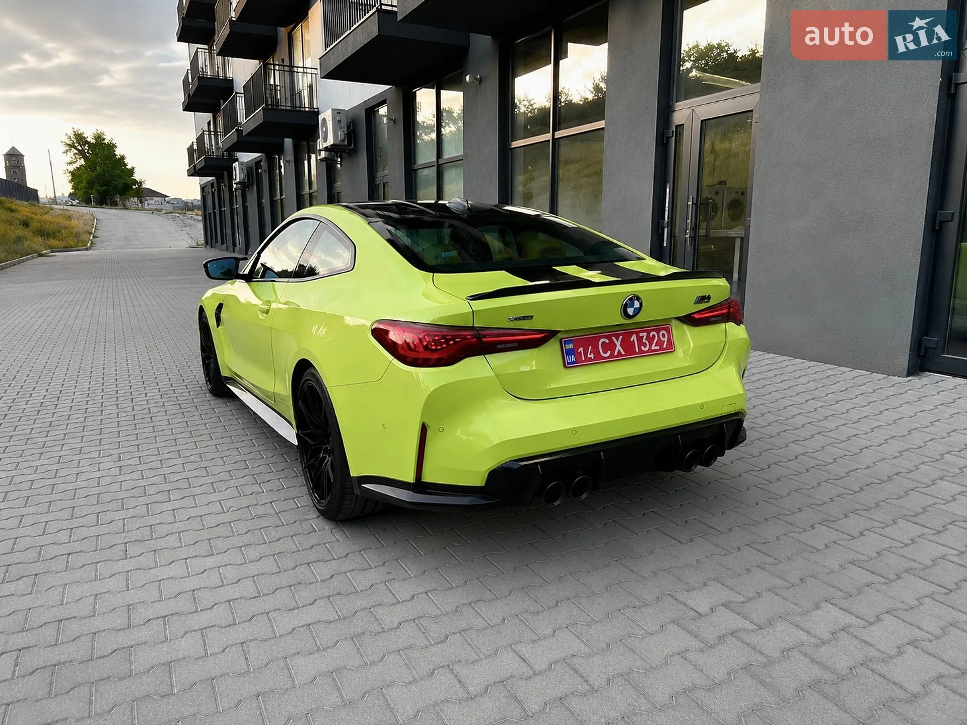 2025 BMW M4 - мініатюра 3