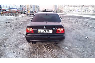 Седан BMW M5 1999 в 