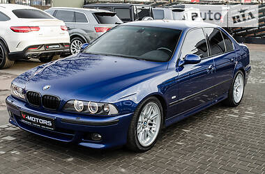 Седан BMW M5 2000 в 