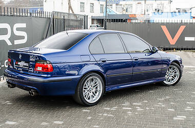 Седан BMW M5 2000 в 