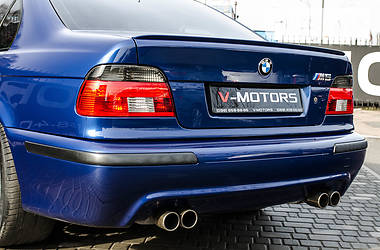 Седан BMW M5 2000 в 