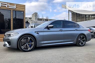 Седан BMW M5 2018 в 