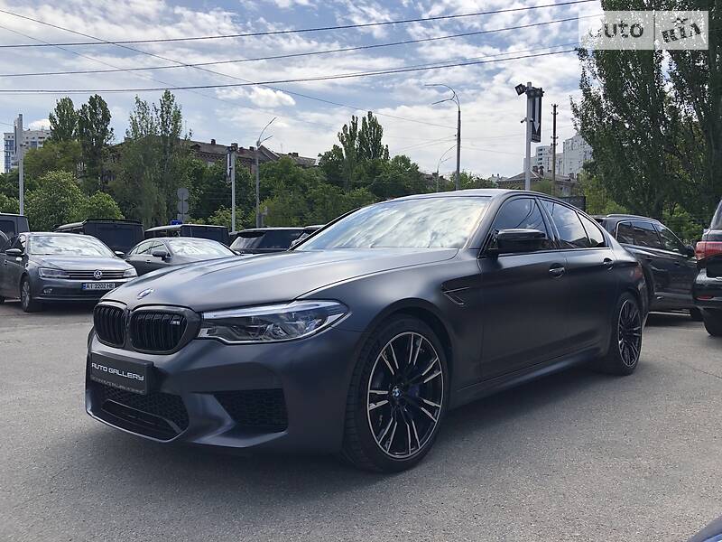 Седан BMW M5 2018 в Киеве