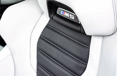 Седан BMW M5 2020 в 