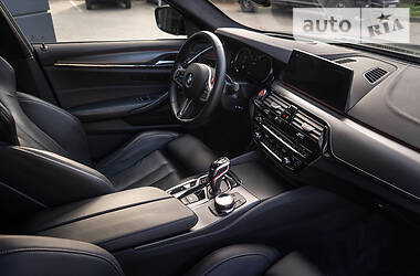 Седан BMW M5 2018 в 