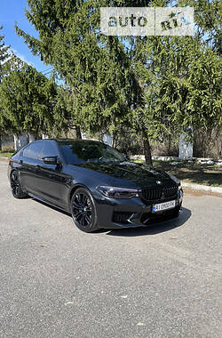 Седан BMW M5 2018 в 