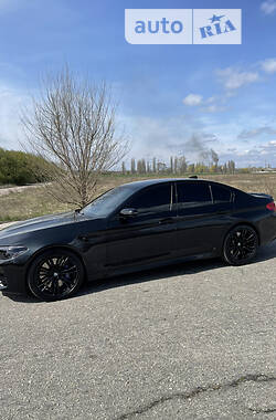 Седан BMW M5 2018 в 