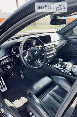Седан BMW M5 2018 в 