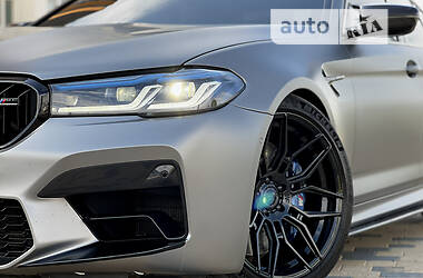Седан BMW M5 2019 в 