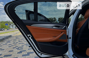 Седан BMW M5 2019 в 