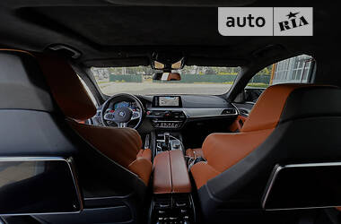 Седан BMW M5 2019 в 