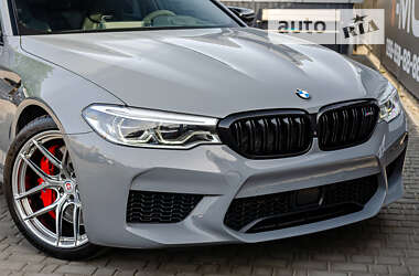 Седан BMW M5 2018 в 