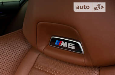 Седан BMW M5 2018 в 