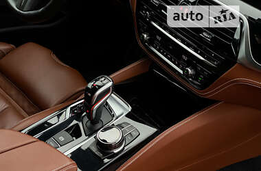 Седан BMW M5 2018 в 