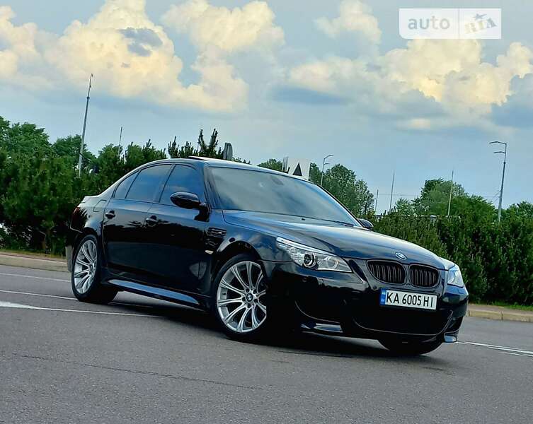 Седан BMW M5 2006 в Киеве