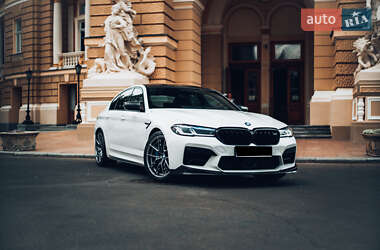 Седан BMW M5 2022 в Одесі