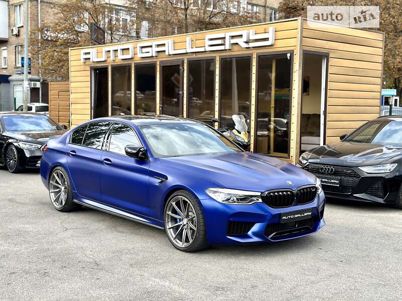 Седан BMW M5 2018 в Киеве