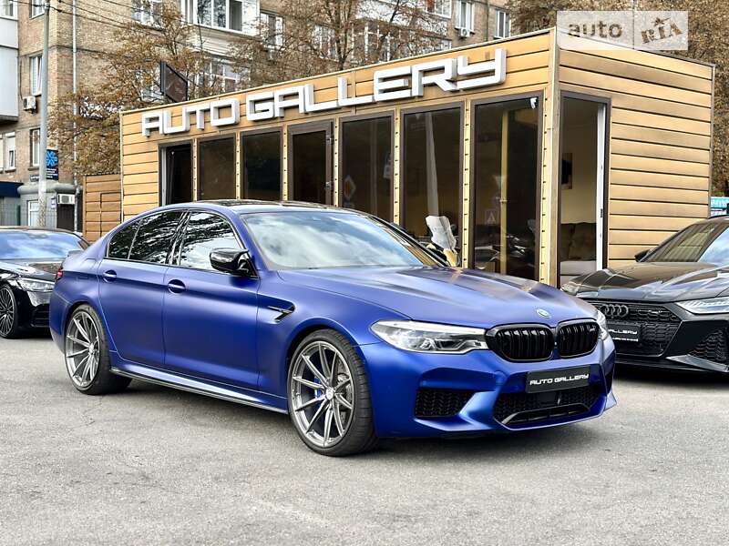 Седан BMW M5 2018 в Киеве