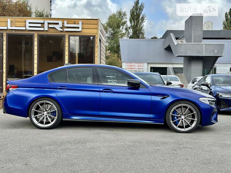 Седан BMW M5 2018 в Киеве