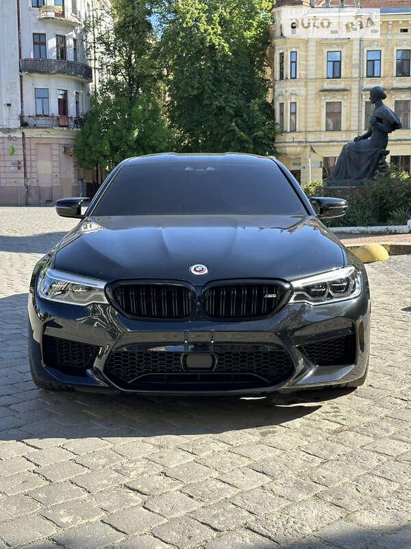 Седан BMW M5 2018 в Черновцах
