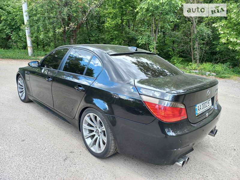 Седан BMW M5 2006 в Києві