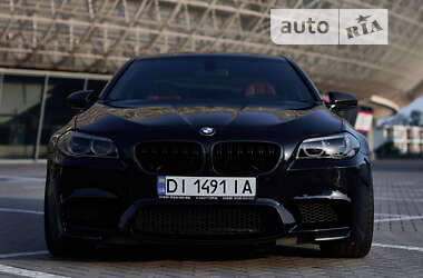 Седан BMW M5 2012 в Львове