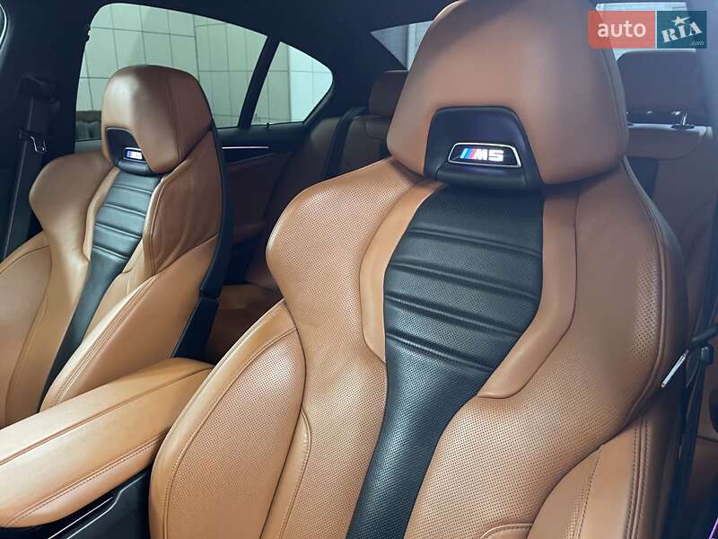 Седан BMW M5 2018 в Киеве