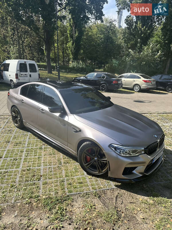 Седан BMW M5 2018 в Києві