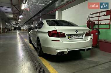 Седан BMW M5 2012 в 