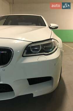 Седан BMW M5 2012 в 
