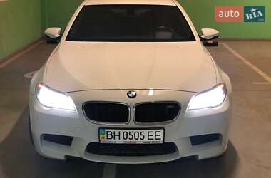 Седан BMW M5 2012 в 
