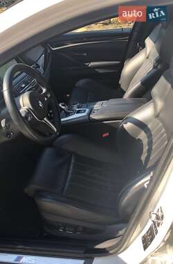Седан BMW M5 2012 в 